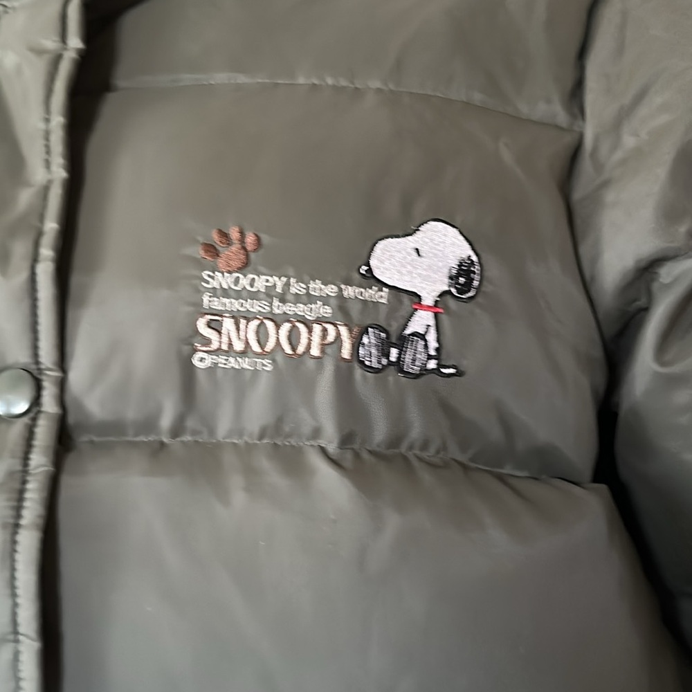 UFS Inc. Peanuts Snoopy *RARE* Women’s Embroidered Down Puffer Coat - Picture 3 of 16